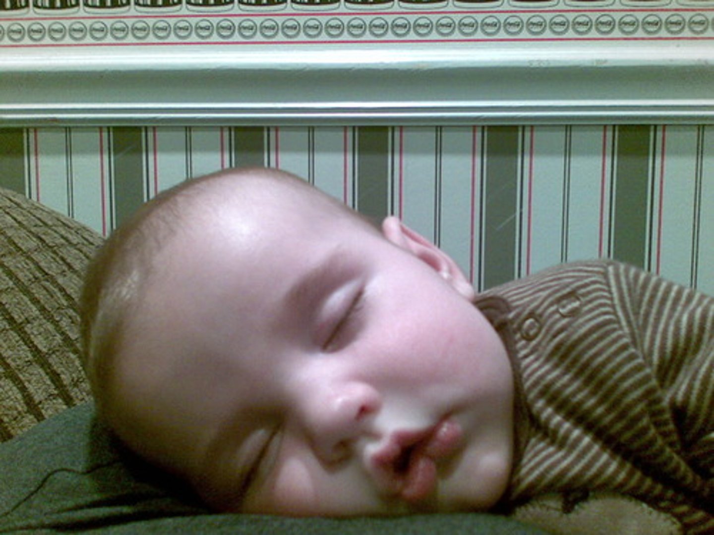 <p>(n.) a state of near-unconsciousness or insensibility; half-awake, unaware, or unresponsive</p>