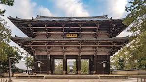 <p>Main gate of Tōdai-ji made during the Nara period.</p>