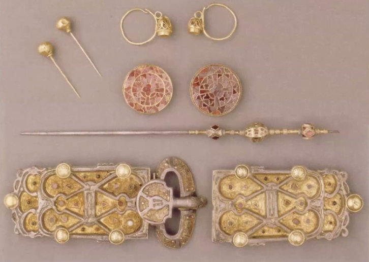 <p>What was the cultural significance and purpose of metalwork jewelry done by barbarians in Early Medieval Europe?</p>