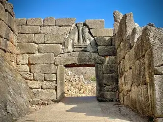 <p>Aegean Art: lion’s gate at Mycenae</p>