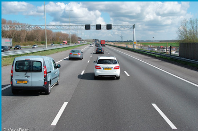 <p><span>You continue to drive straight on. Are you allowed to continue to follow this lane?</span></p>