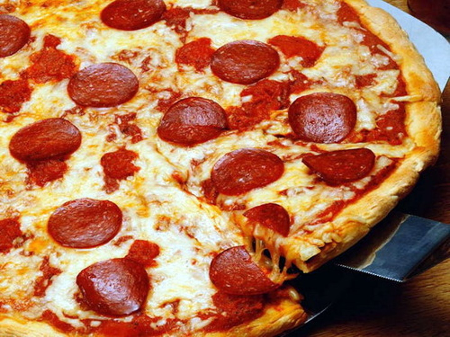 <p>a pizza</p>