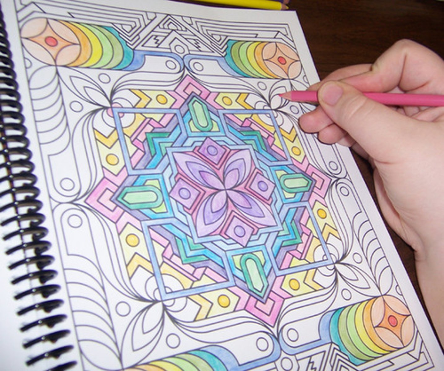 <p>añadir color a un dibujo</p>
