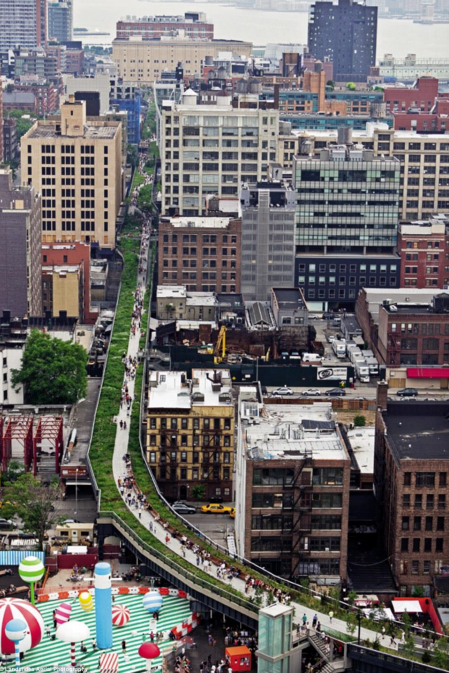 <ul><li><p><span>Orig elevated rail line&nbsp;</span></p></li></ul><p>Located on the Westside, originally an elevated line of the New York Central Railroad. • Completed in 2009 • Collaborative design by; James Corner, Landscape Architect, Diller Scofidio &amp; Renfro, Architects and Piet Oudolf, Planting Design.</p>