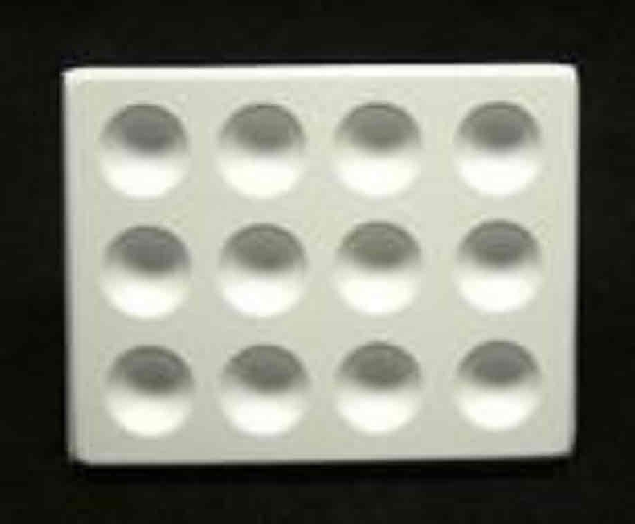 <p>Plastic Spot Plate</p>