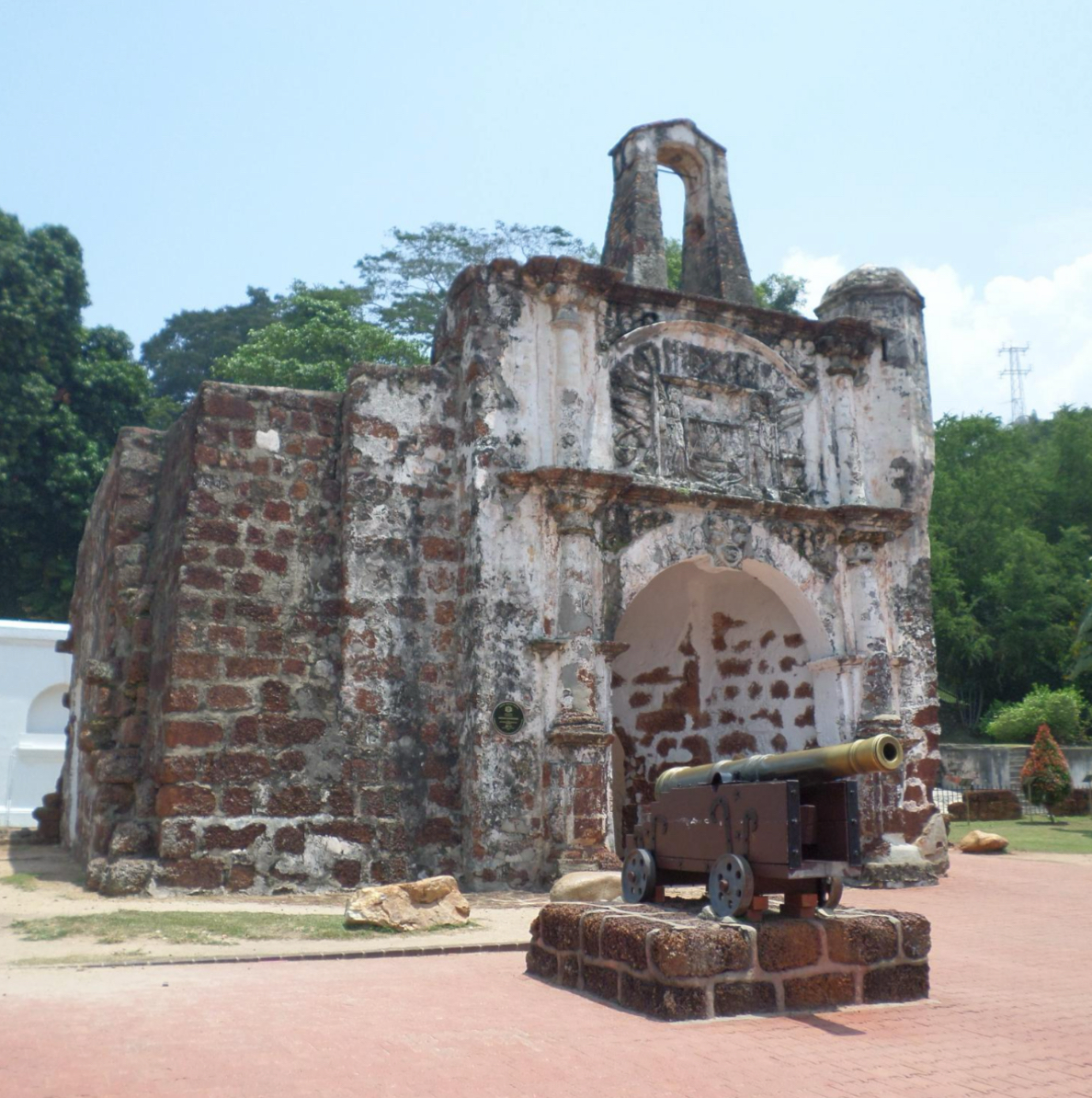 <ul><li><p><span>Architects: Portuguese military engineers under Alfonso de Albuquerque.</span></p></li></ul><ul><li><p><span>Details: Laterite stone fortress; bastions, ramparts, and gatehouses; only Porta de Santiago remains. Saved from full demolition by Stamford Raffles.</span></p></li><li><p><span>Significance: Oldest surviving European military structure in Southeast Asia.</span></p></li></ul><p></p>