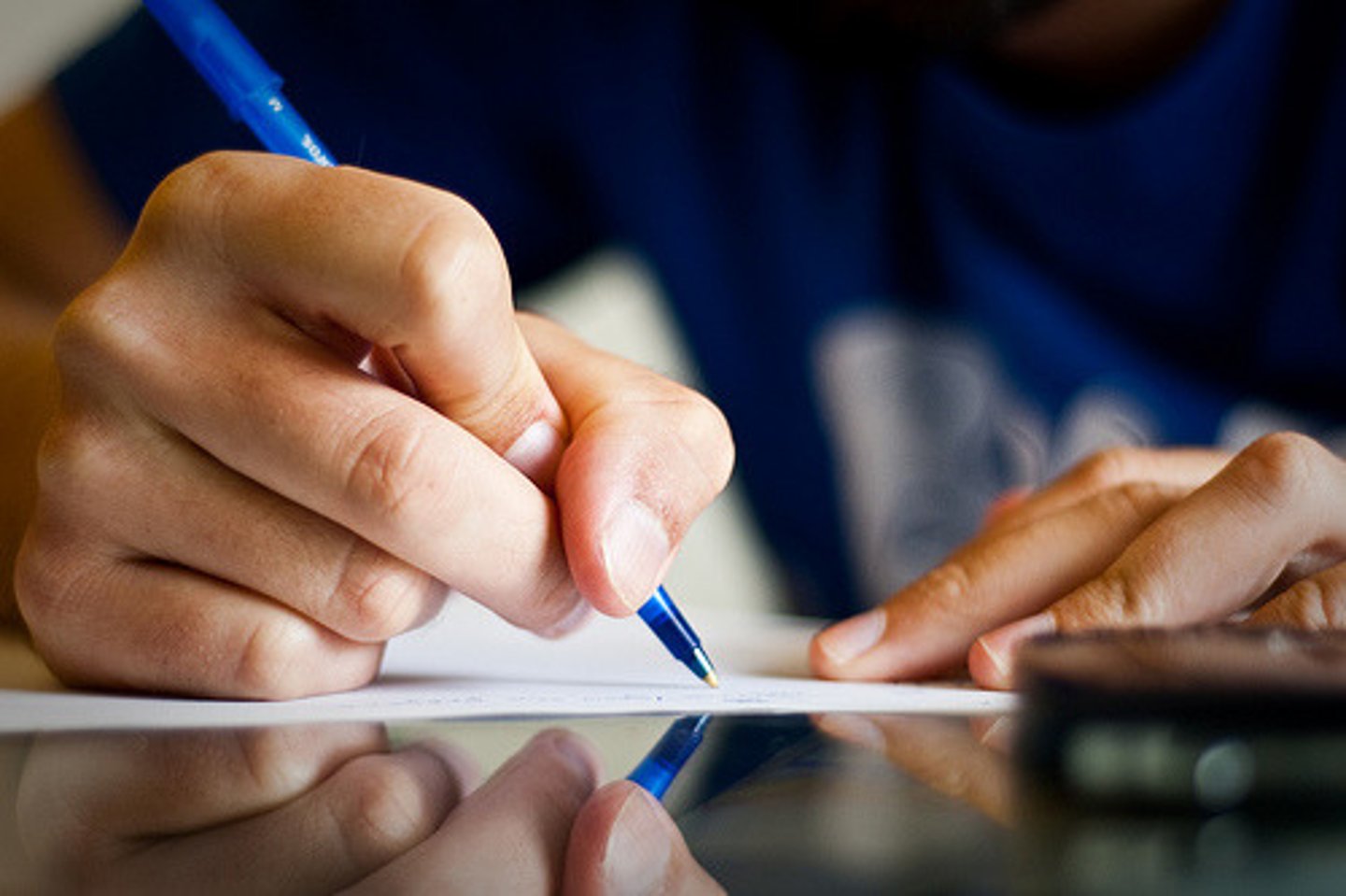 <p>(ứng tuyển bằng đơn)</p><p>i applied in writing for the job.</p>