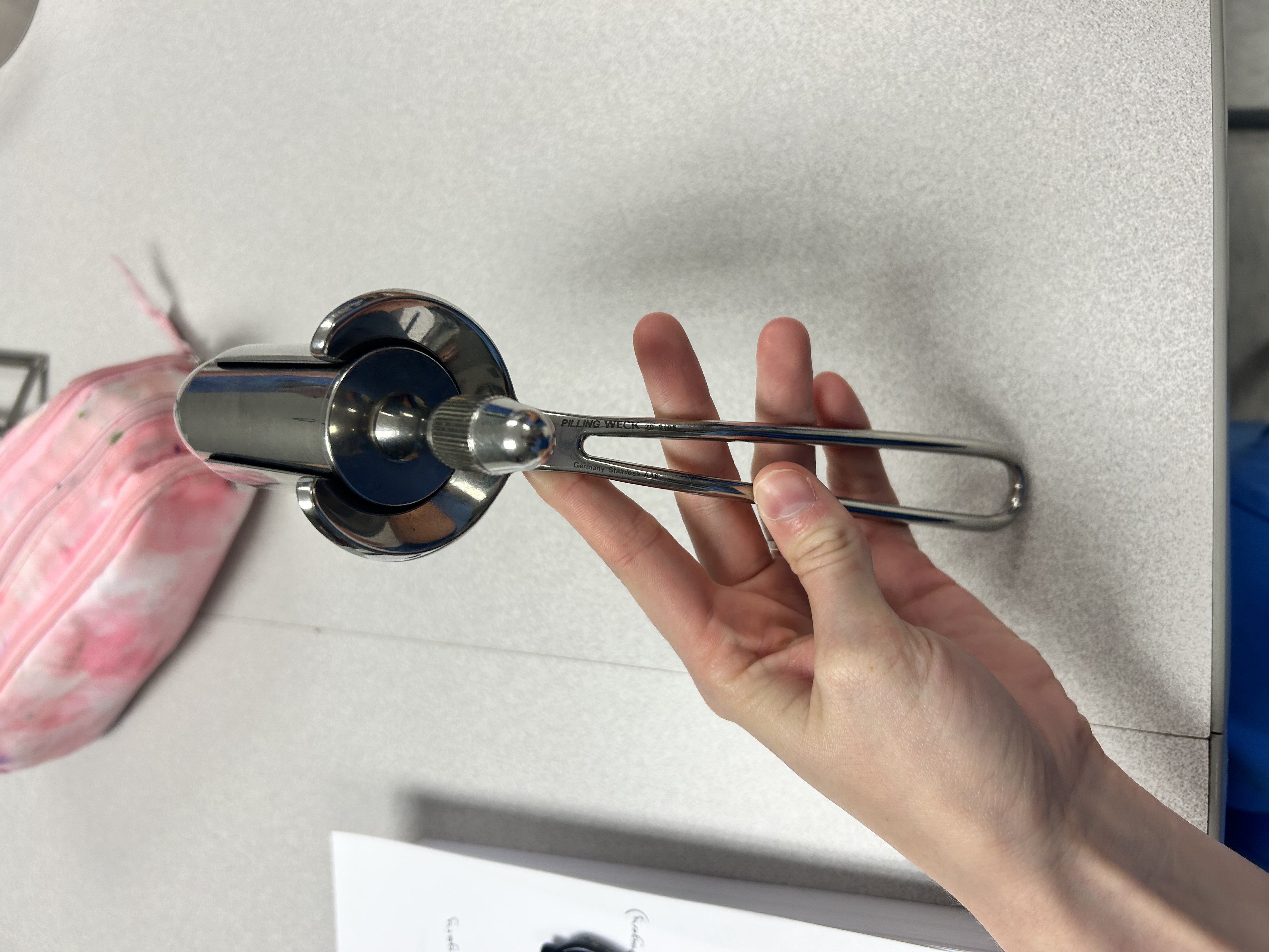 <p>goes into butt ( hemrroids)</p><p>general surgery or colon surgery</p>