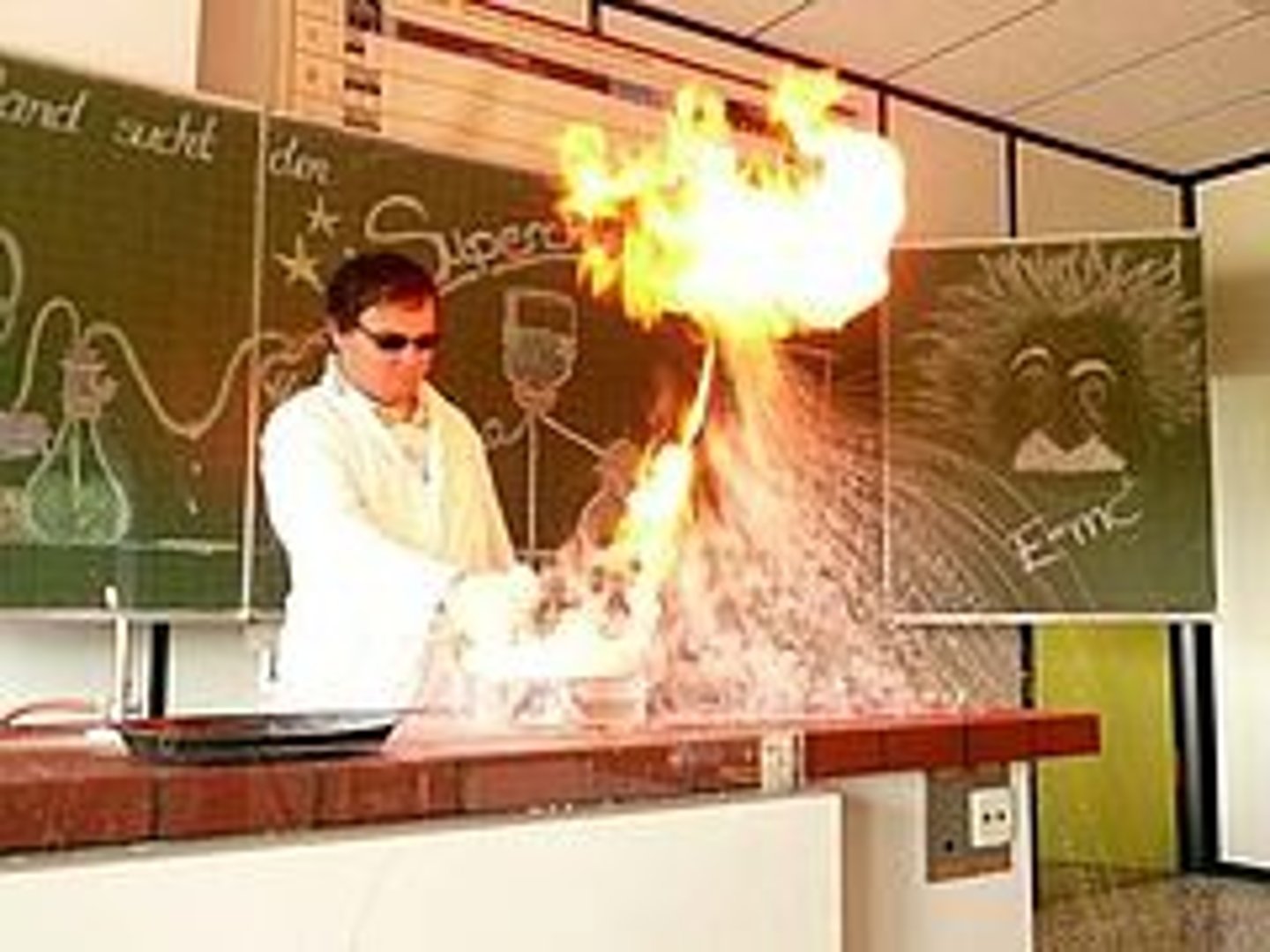 <p>не вдаватися</p>