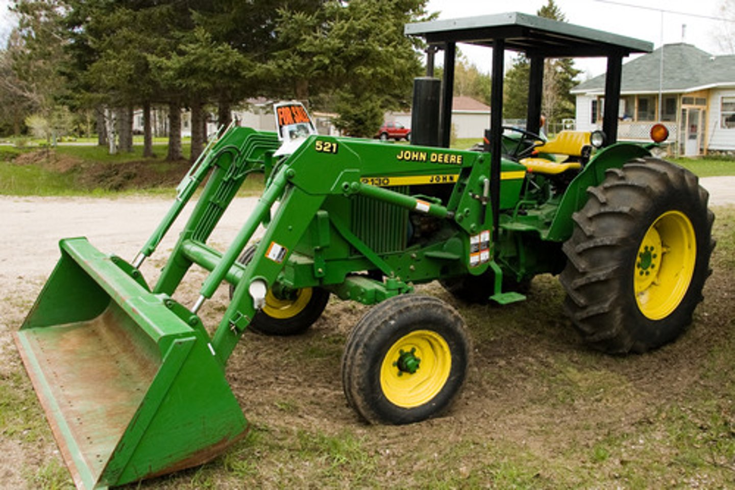 <p>/ˈtræk.tər/ (n)<br>a motor vehicle with large back wheels and thick tyres, used on farms for pulling machinery</p>