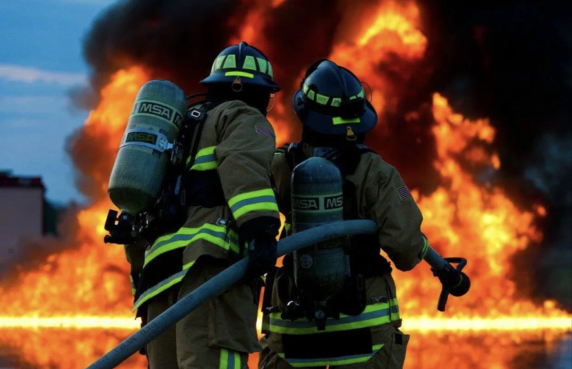 <p><strong><em><mark data-color="red">fire fighter</mark></em></strong></p>