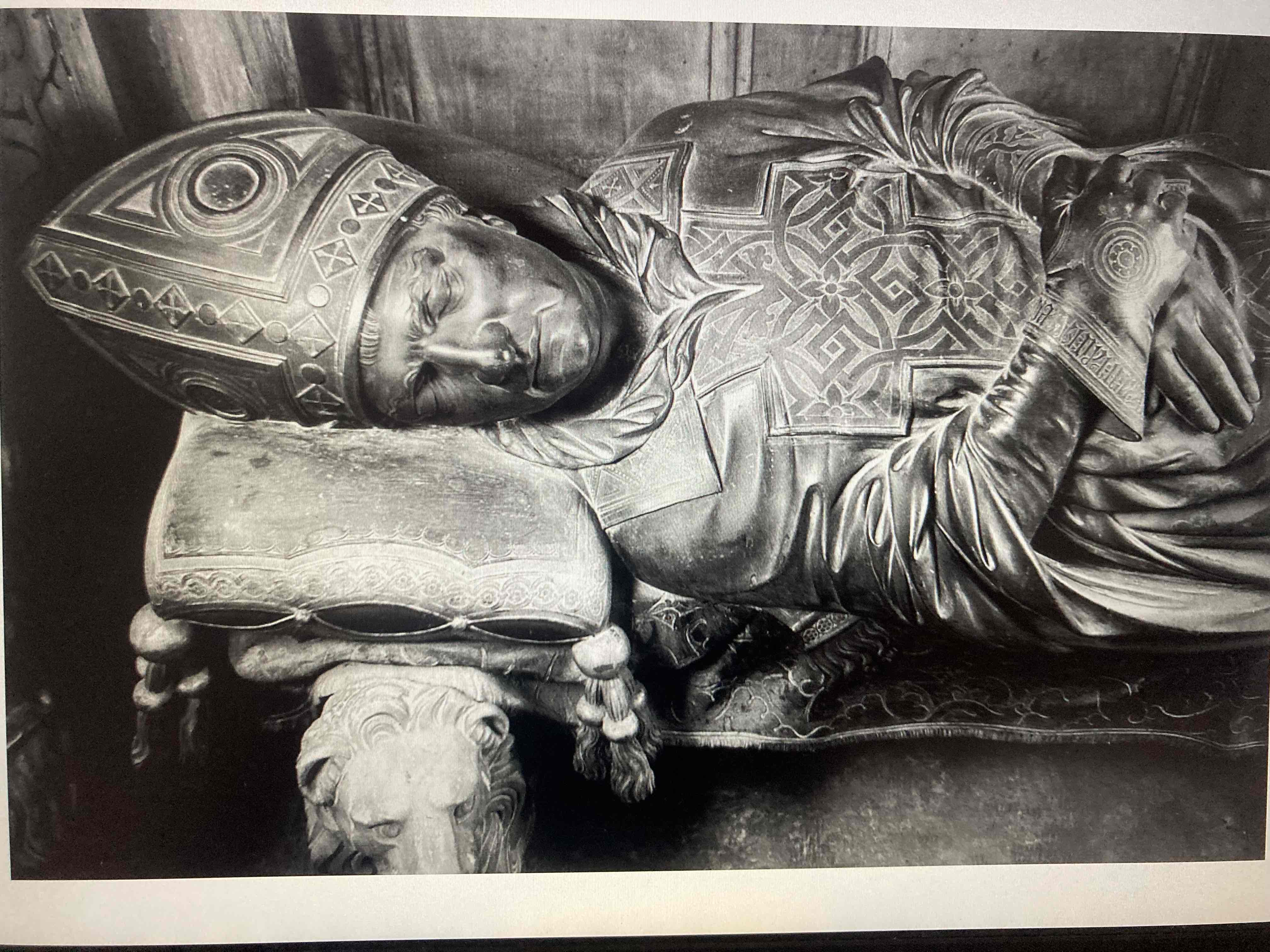 <ul><li><p>Donatello</p></li><li><p>Nagrobnik protipapeža Janeza XXIII.</p></li><li><p>1422-28</p></li></ul>