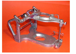 <ul><li><p>allow horizontal and vertical movements, without reproducing movements of lower jaw</p></li><li><p>Upper jaw contains a screw adjuster </p></li></ul><p></p>