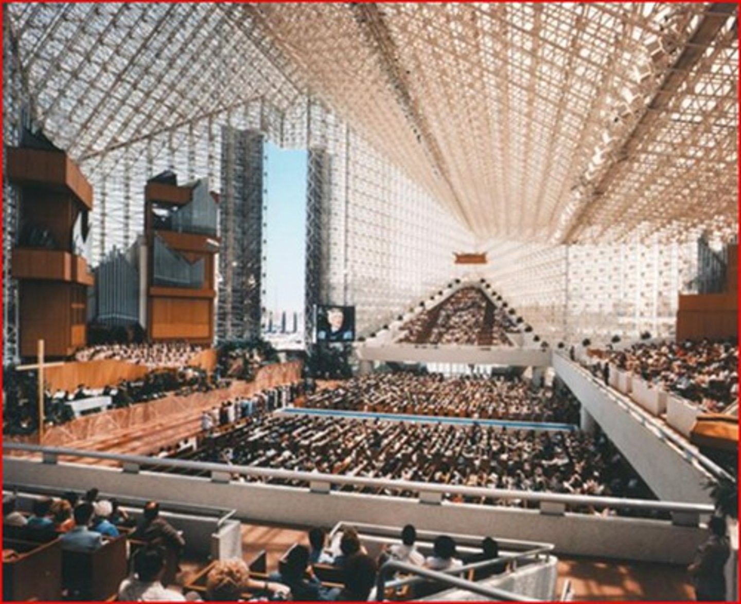 <p>4 intentions: church's needs, public authorities and salvation of the world, for those burdened by difficulties, and local community; also personal intentions.</p>