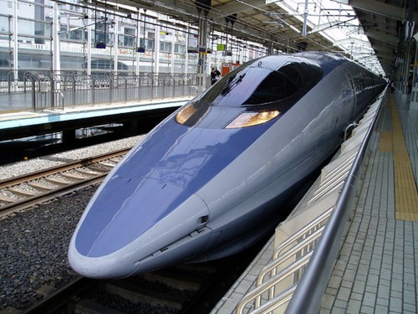 <p>the UK's fastest rail services link London and major UK cities. HS2 will make this faster</p>