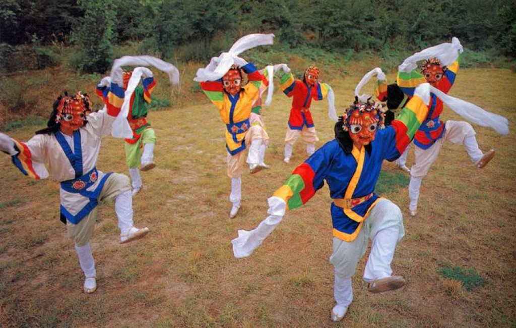 <p>Baile de las mascaras coreano</p>