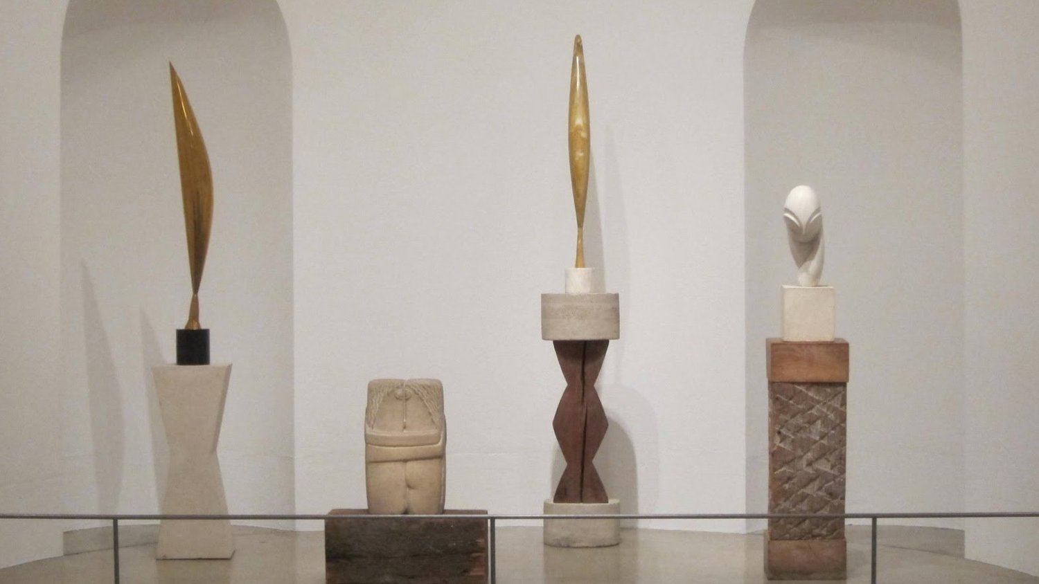 <p>installation at the Philadelphia Museum of Art, Sculpture shown on left: Bird in Space, 1924</p>