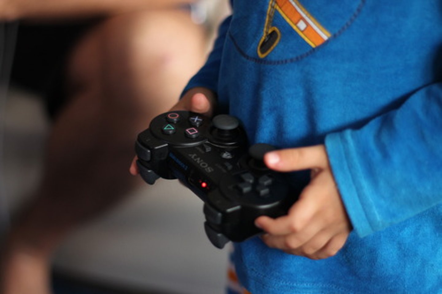 <p>to play videogames</p>