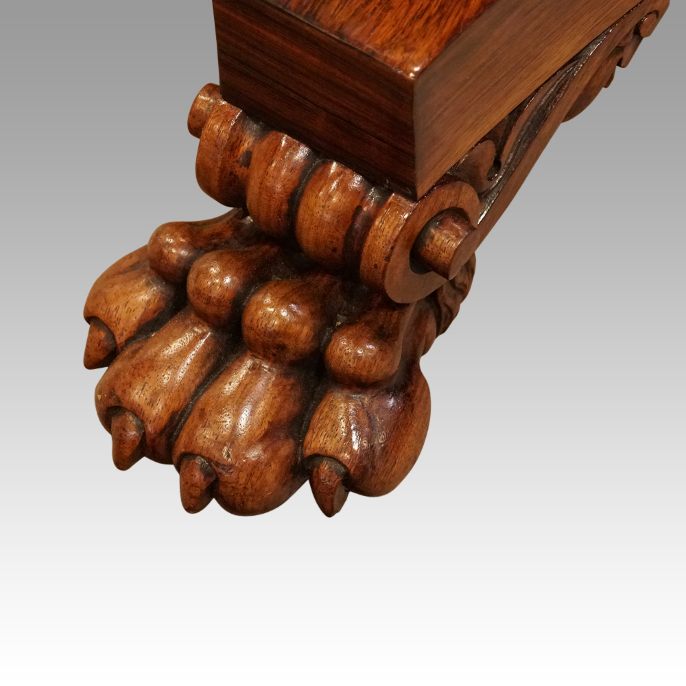 <p>Carved paw foot in which paw is a lion's</p>