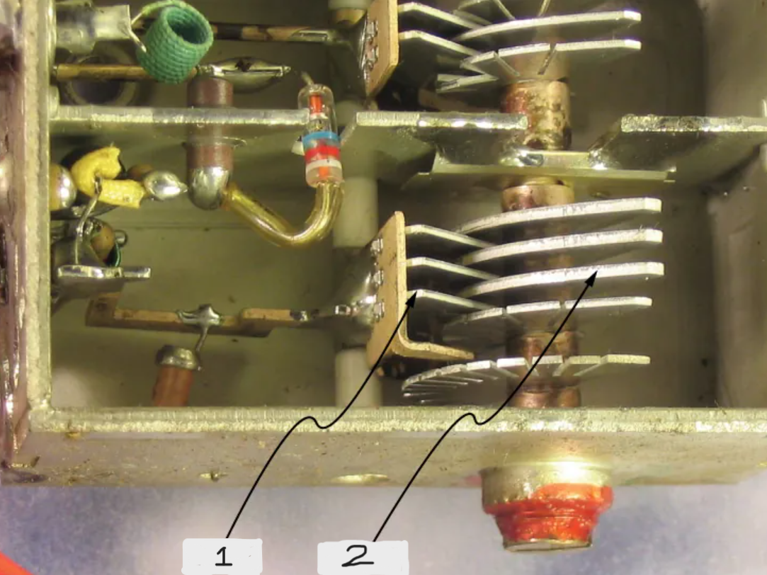 <p>(1)</p><p>The fixed set of plates</p>