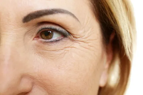 <p><span>wrinkled face</span></p><p><span>wrinkles </span></p>