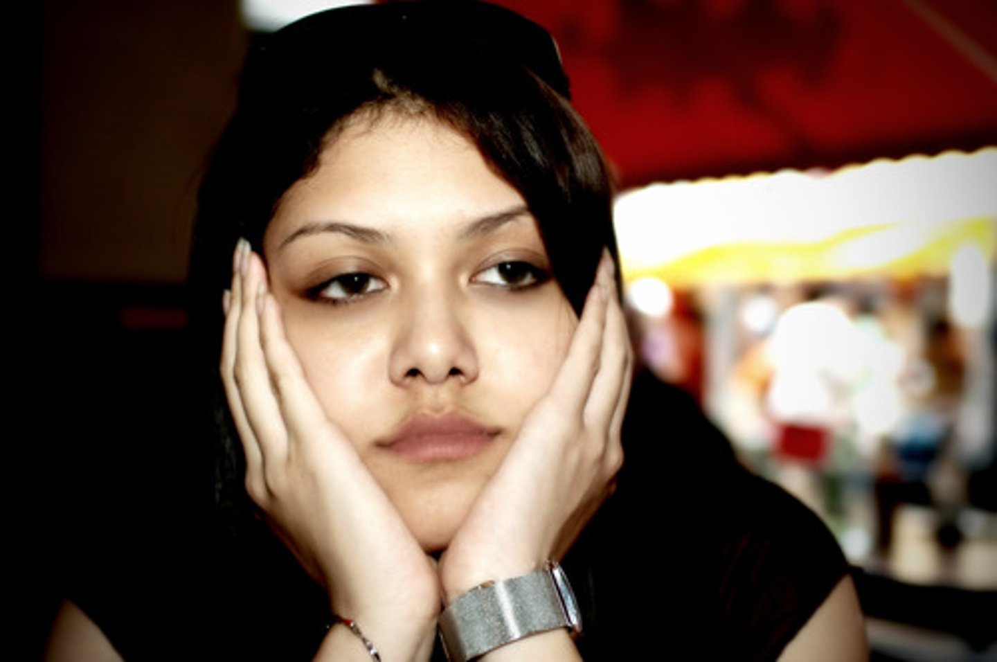 <p>buồn chán (không có việc gì làm)</p>