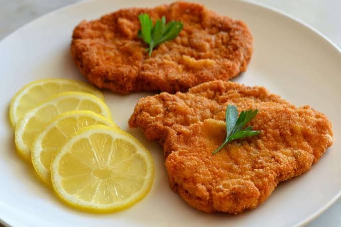 <p>O Schnitzel (parecido com panados)</p>