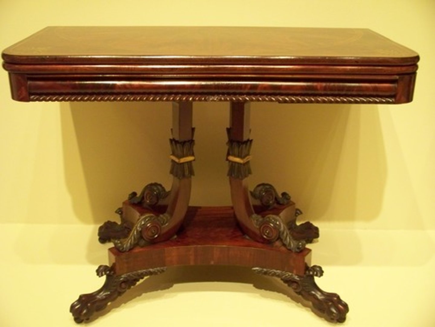 <p>Cuts and polishes easily, gives a fine finish, used for high-quality furniture</p>