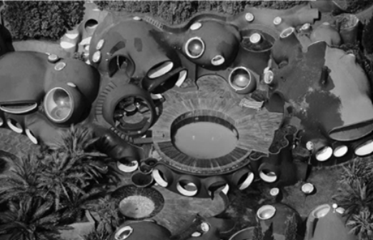 name the building architect and style 