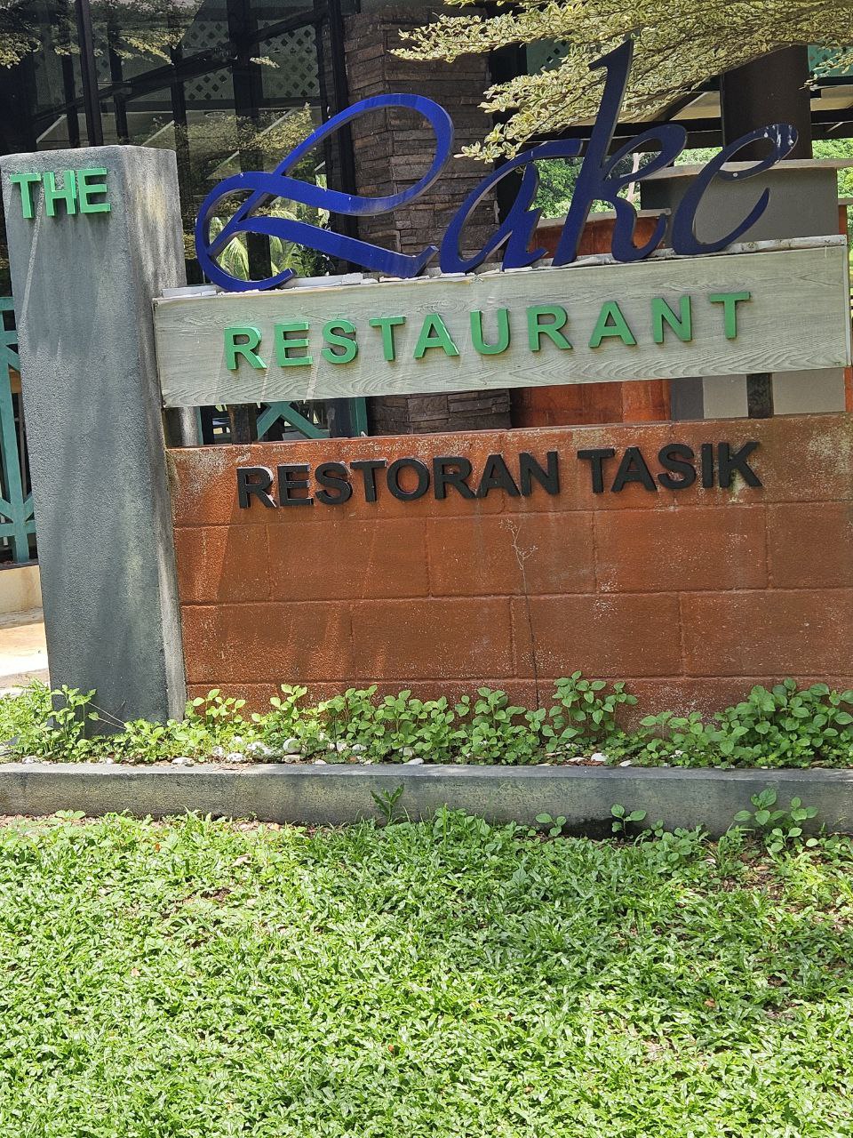 <p><em>Restoran.</em></p>
