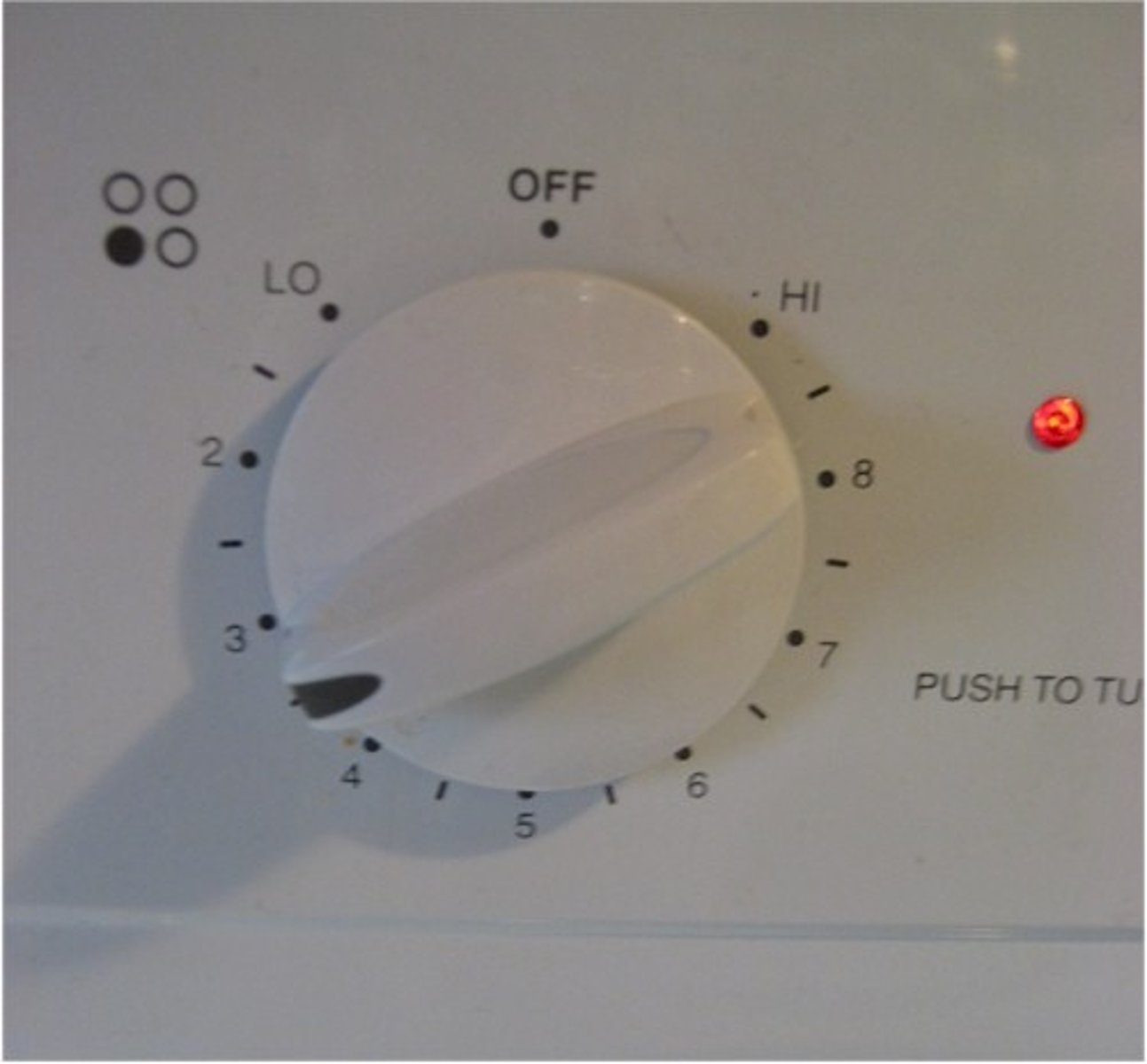 <p>to cook (on low heat)</p>