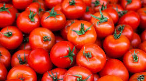 <p>Tomaté</p><p>Comí tomates cherry pequeños y tomates normales en mi ensalada.</p>