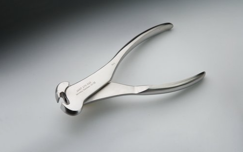 <p>Cannulated Pin Cutter</p>