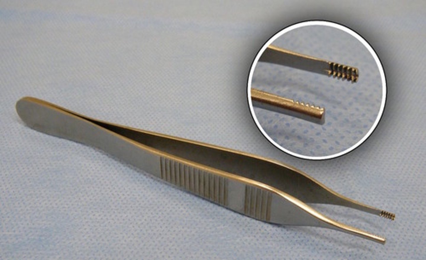 <p>Delicate intermeshing teeth, Grasp of delicate tissue, Dissection of muscle or delicate connective tissue</p>