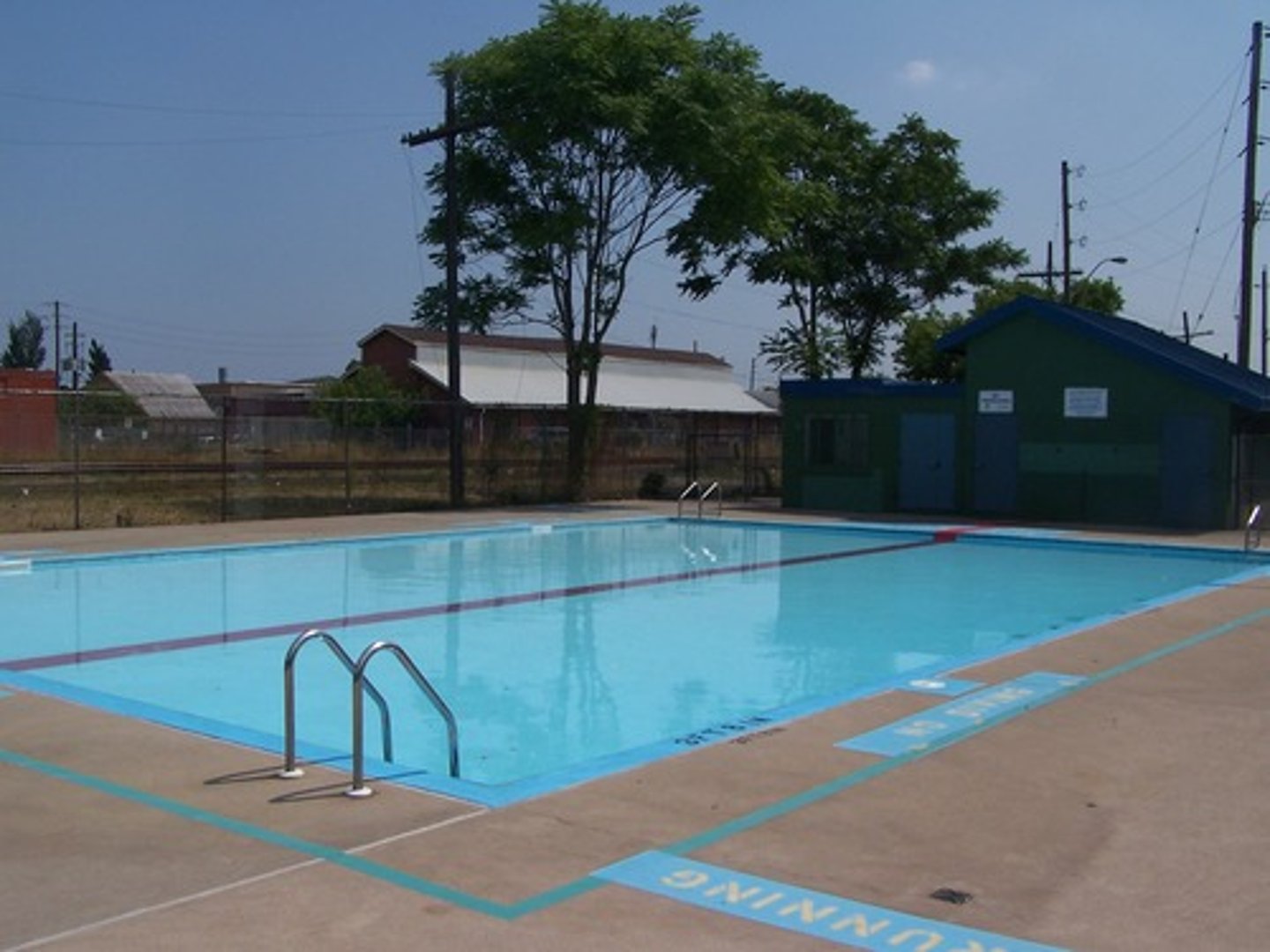 <p>open air bath, open-air pool, open-air swimming pool, outdoor pool</p>