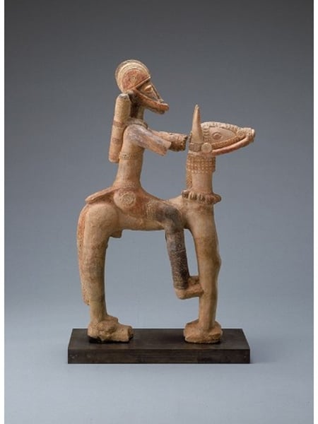 <p>Old Jenné, Mali 13th-15th century; terracotta; Horses with reigns were brought in from Arabia; African art</p>