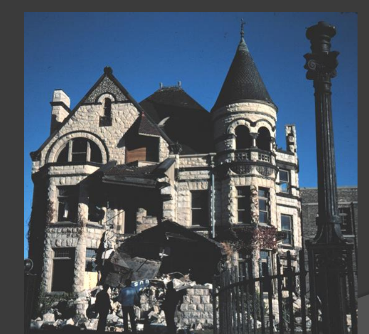 <p>Identify this building</p>