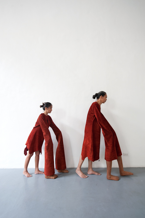 <p><span>What element and principle of contemporary art is shown in this example?</span></p><p>Technology</p><p>Hybridity</p><p>Space</p><p>Performance</p>