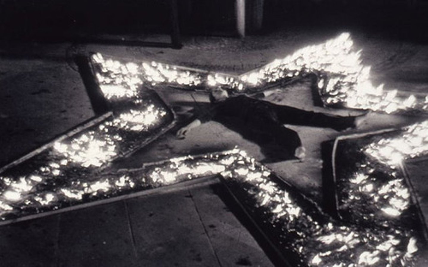 <p>Title: Rhythm 5</p><p>Time: 1970s.</p><p>Known for:</p><ul><li><p>lit a burning five-pointed star made of wood shavings and lay inside it, losing consciousness from smoke inhalation before the audience intervened.</p></li><li><p>Performance testing bodily limits</p></li><li><p>Symbolized <strong>personal sacrifice, ideological critique</strong>, and <strong>testing physical/mental boundaries</strong>.</p></li></ul><p></p>