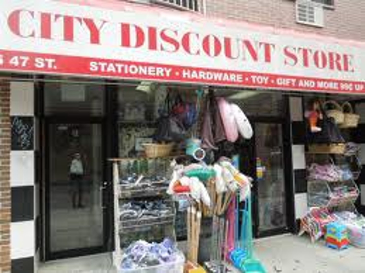 <p>discount store</p>