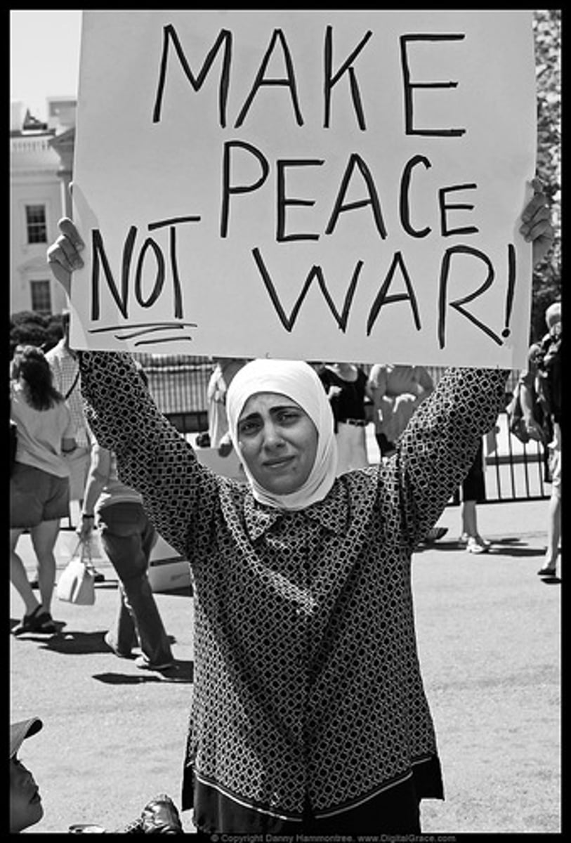 <p>Publicly condemn (criticize, censure)</p>
