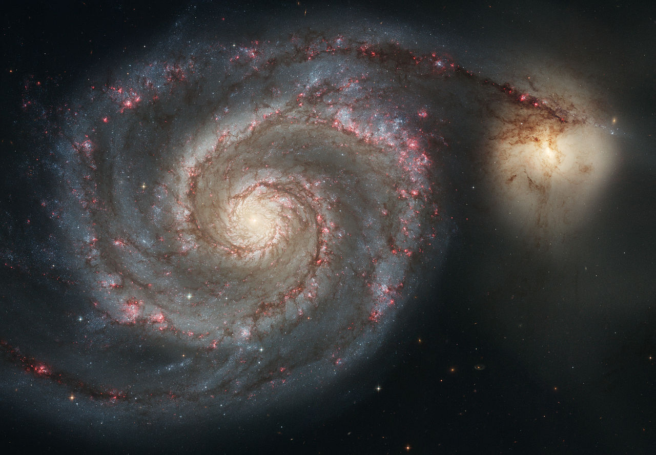 <p>Has satellite galaxy</p>