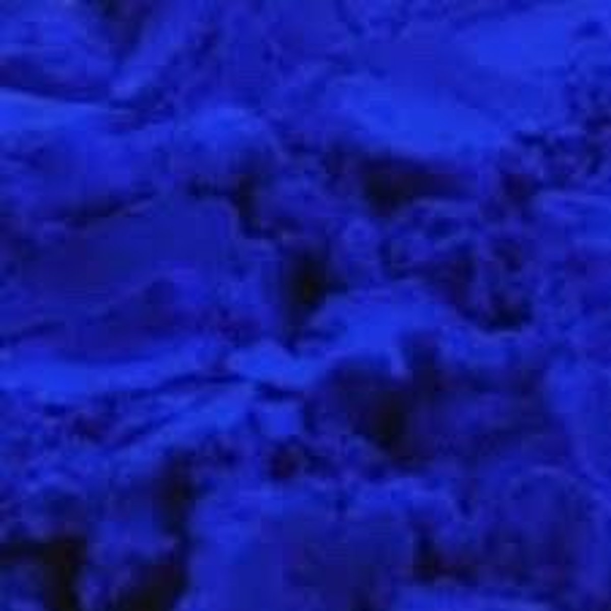 <p>Błękit</p><p>Od średniowiecza do XVIII w</p><p>Uzyskiwana już w starożytności ze sproszkowanego minerału azurytu (lapis lazuli), bardzo kosztowana</p><p>Od 1830 roku produkowana syntetycznie</p><p>Kryjąca, ale wrażliwa na kwasy, pod wpływem, których traci intensywność barwy</p>