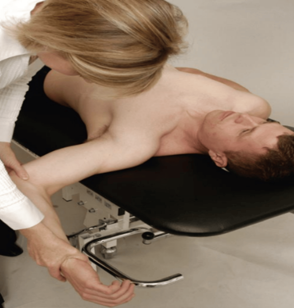 <p>- identify past anterior dislocation of shoulder</p><p>- description: pt supine, PT abducts the arm to 90 degrees and laterally rotates the pt's shoulder slowly. by placing a hand under the glenohumeral joint to act as a fulcrum, the apprehension test becomes the fulcrum test.</p><p>(+): pt doesn't allow or doesn't like to move shoulder in that direction to simulate anterior dislocation</p>