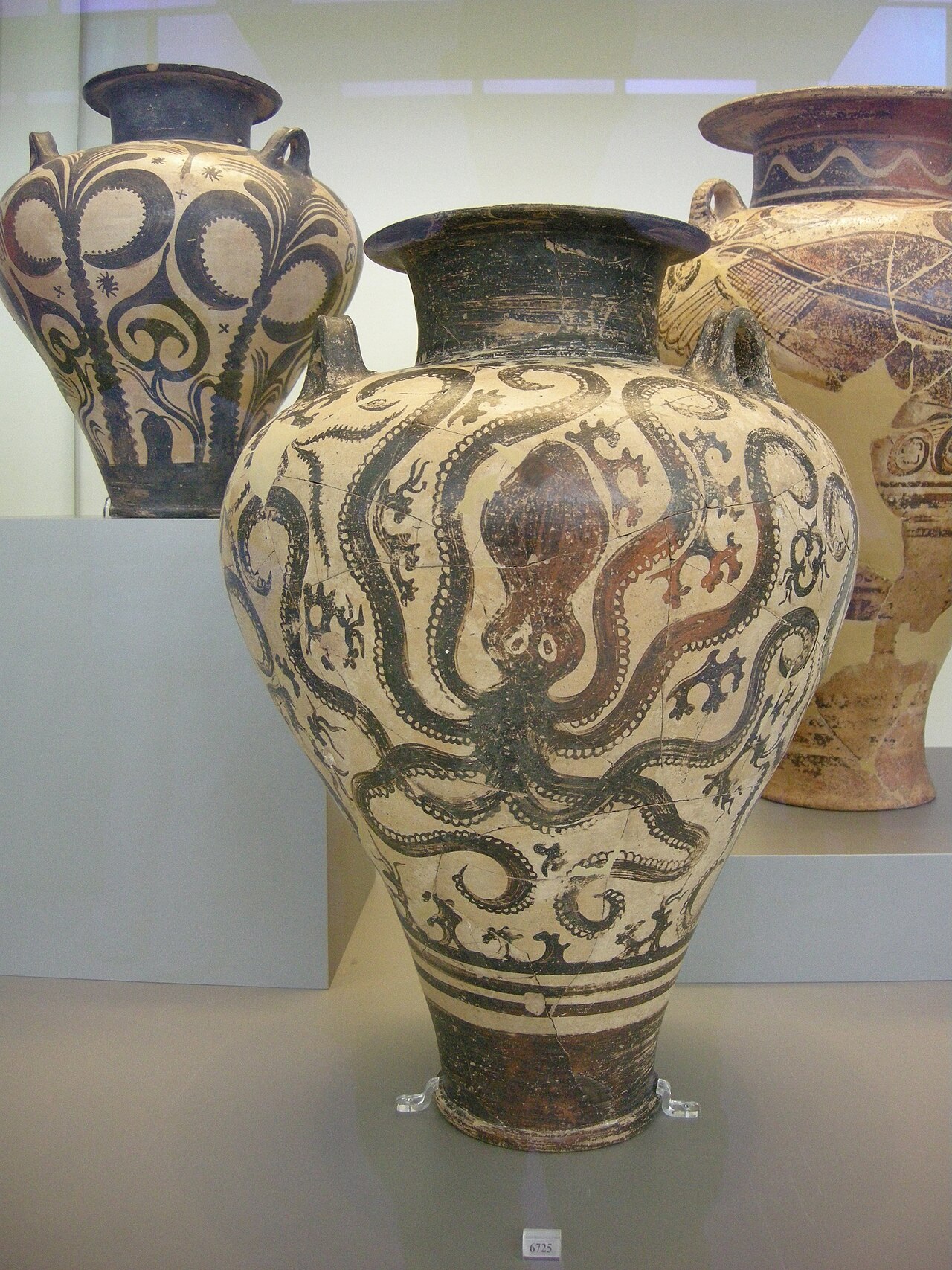 <ul><li><p>showed us that the Mycenaeans liked to decorate their pots. </p></li></ul><p></p><ul><li><p><strong>common style of decoration included</strong> : </p><ul><li><p><strong>marine life </strong></p></li><li><p><strong>plant life </strong></p></li><li><p><strong>geometric patterns </strong></p></li></ul></li></ul><p></p><p>The neck and the lower part of the amphora was painted in lines or a solid block - forcing eyes to focus on the main imagery. </p><p></p>