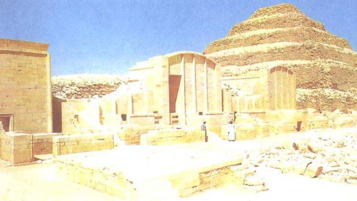 <p>World's first large-scale monument in stone • Designed by Imhotep</p>