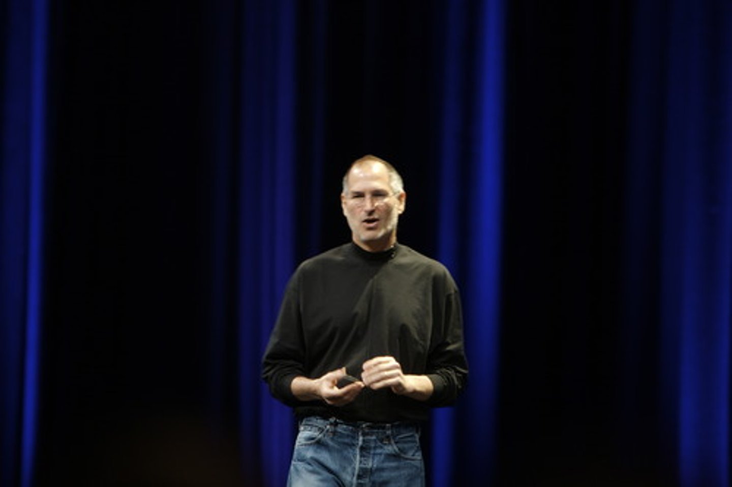 <p>A person who starts up and takes on the risk of a business</p>