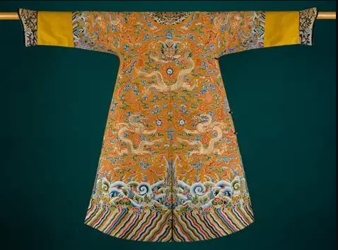 <p>Manchu dynasty (1644-1912) that expanded China.</p><p>Sig: Major land empire expansion; ruled a diverse population; maintained Confucian bureaucracy while being outsiders.</p>