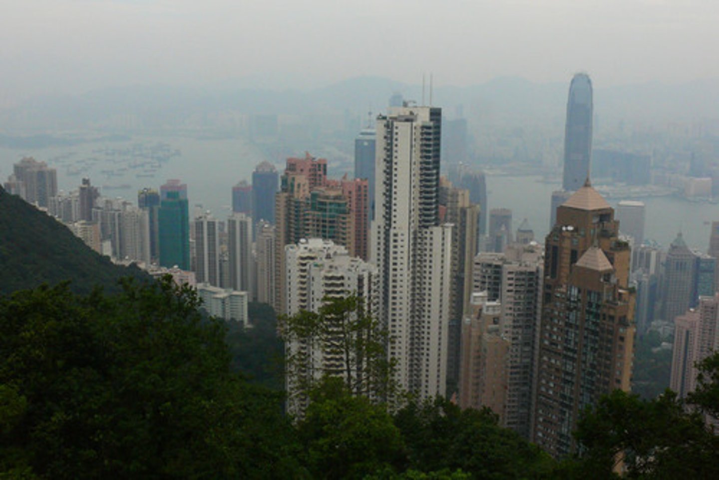 <p>to be polluted</p>