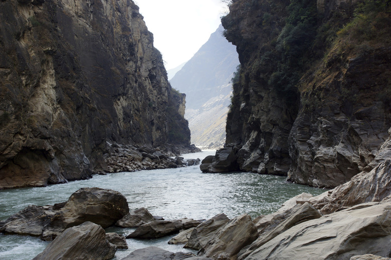 <p>what river feature is this</p>
